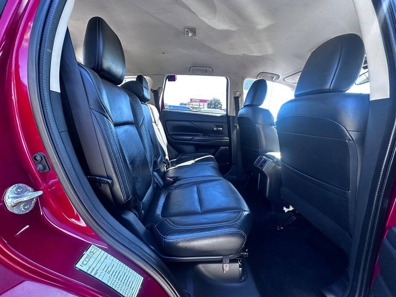 Used 2020 Mitsubishi Outlander SE FWD image 12