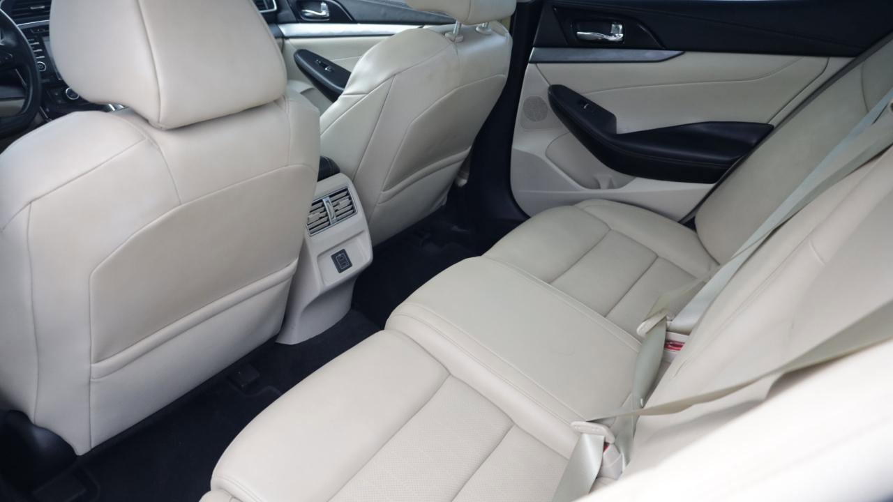 Used 2018 Nissan Maxima 3.5 SL FWD image 19