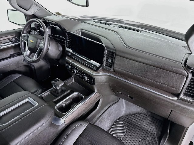 Used 2022 Chevrolet Silverado 1500 LTZ AWD/4WD image 31