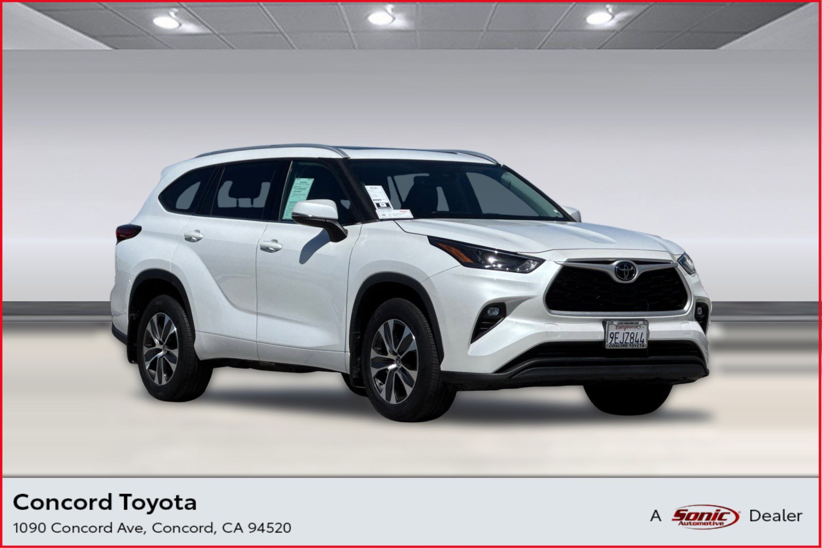 Used 2022 Toyota Highlander XLE image 1