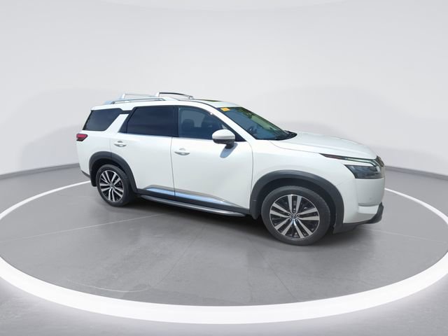Used 2023 Nissan Pathfinder Platinum AWD/4WD image 2