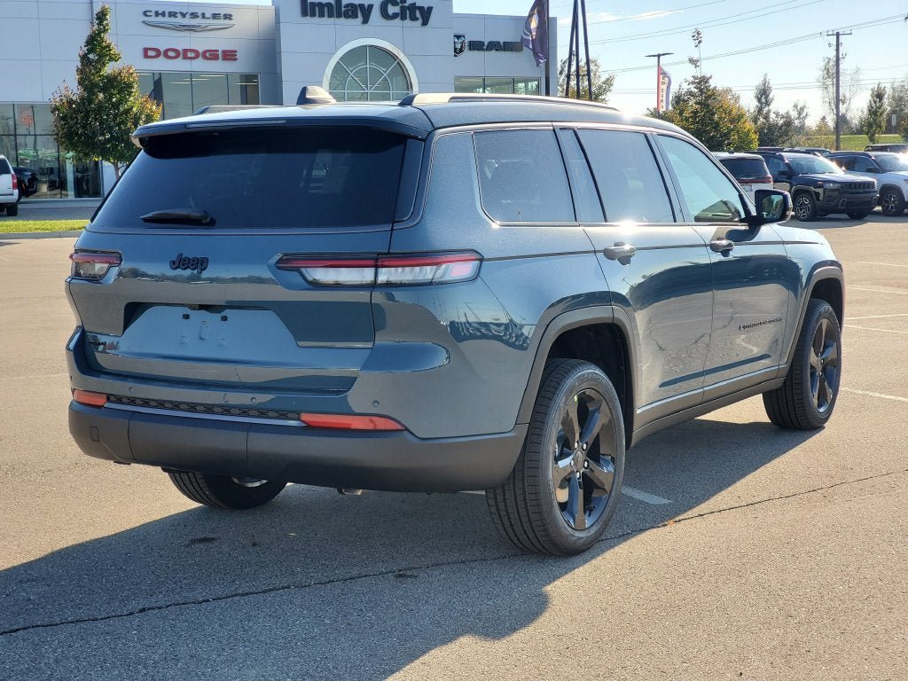 New 2027 Jeep Grand Cherokee L Limited w/ Limited Altitude Package AWD/4WD image 4