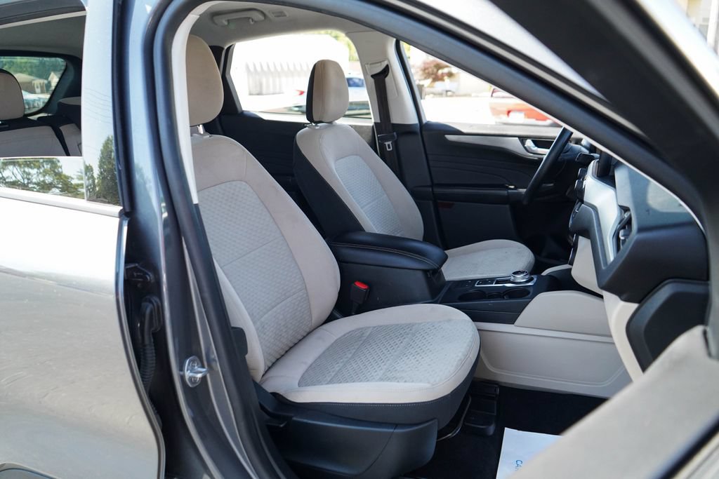 Used 2021 Ford Escape SE w/ Convenience Package FWD image 12