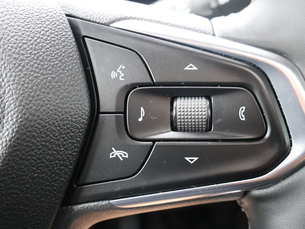 Used 2025 Chevrolet Trax ACTIV w/ Sunroof Package FWD image 18