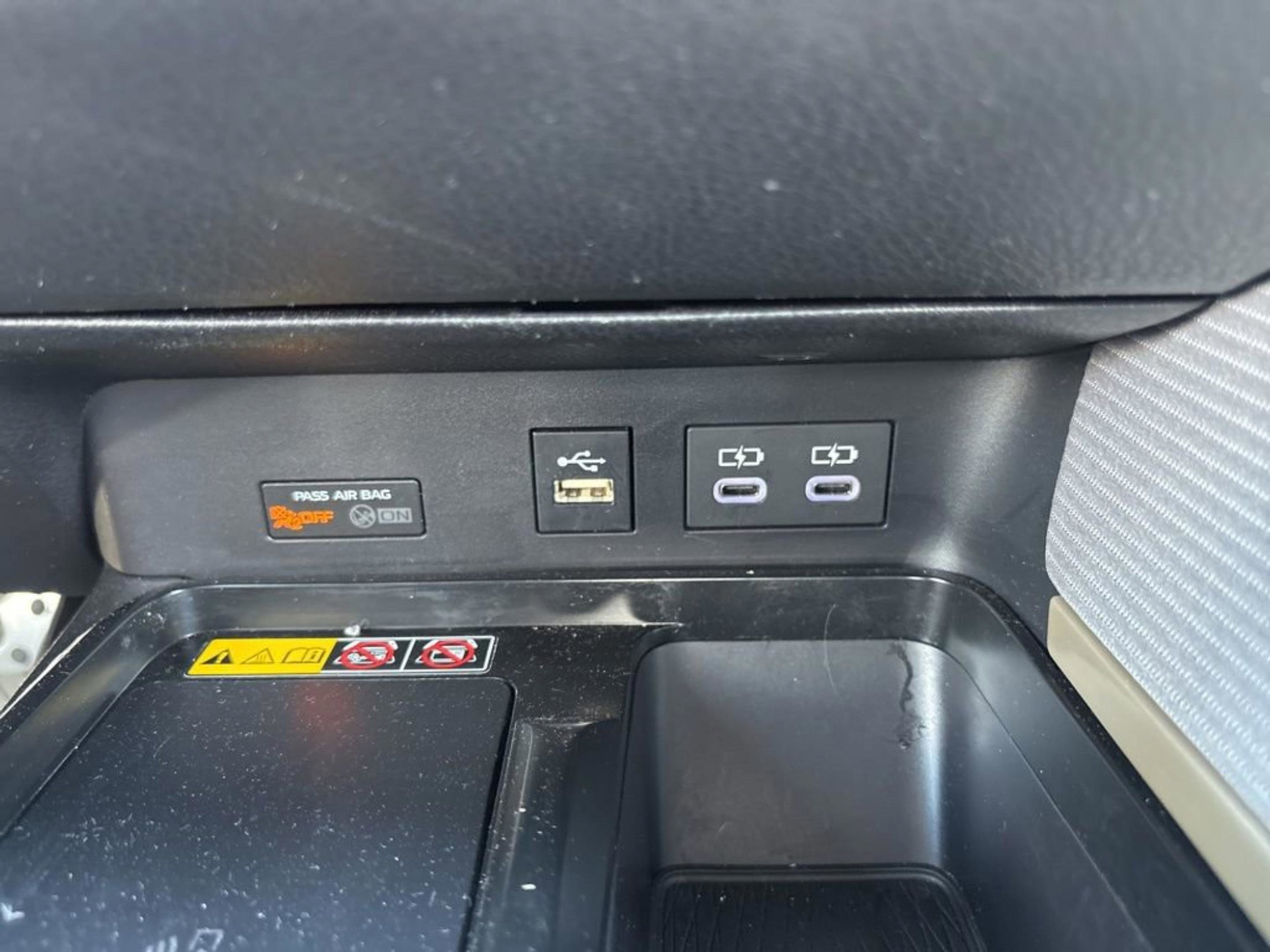 Used 2025 Toyota Camry SE image 24