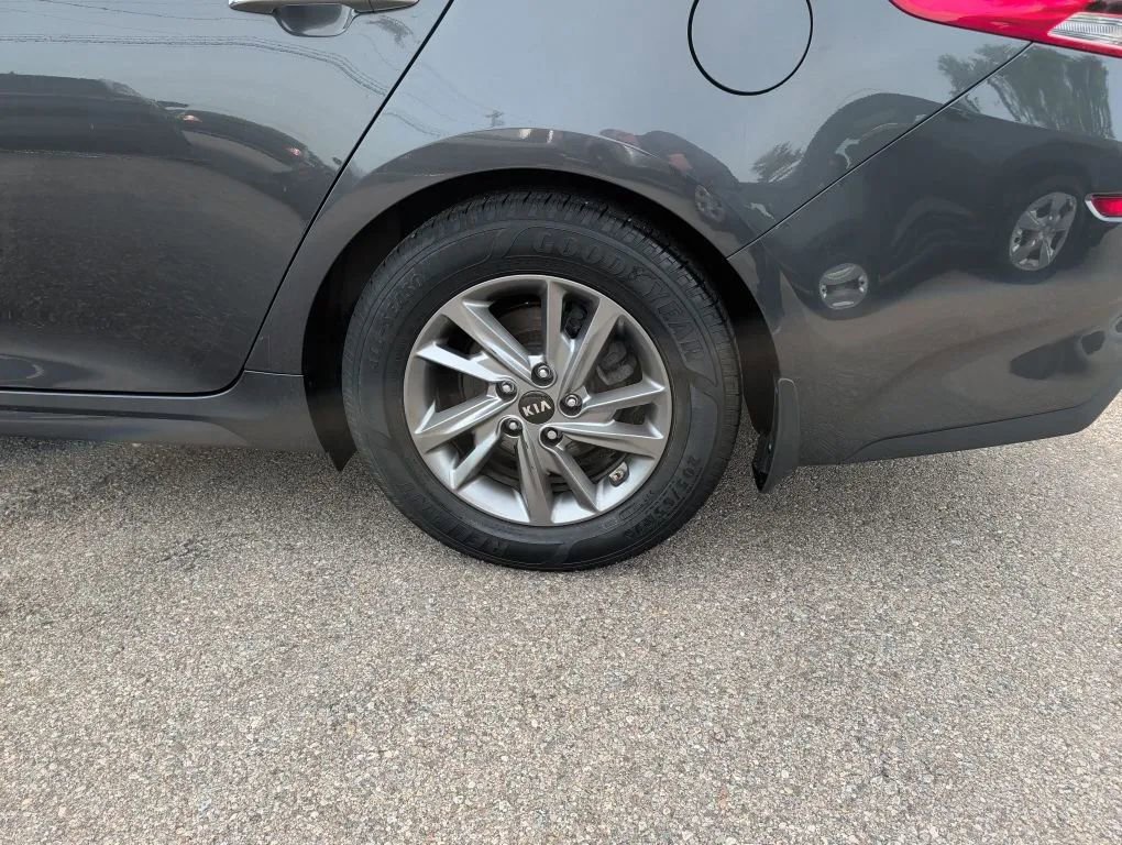 Used 2019 Kia Optima LX FWD image 11