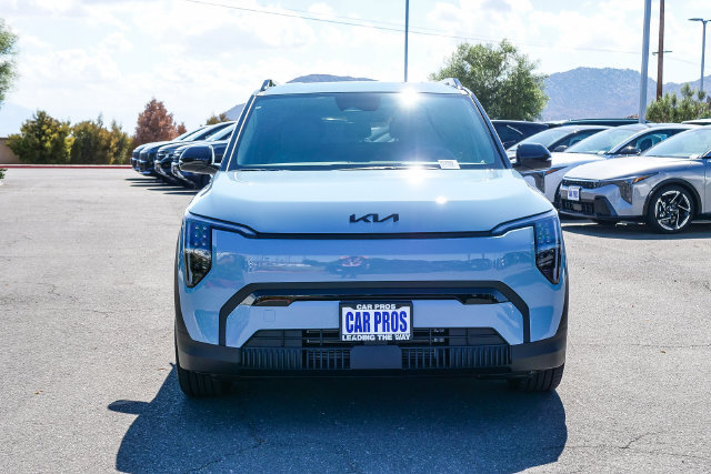 New 2027 Kia EV3 Wind FWD image 3
