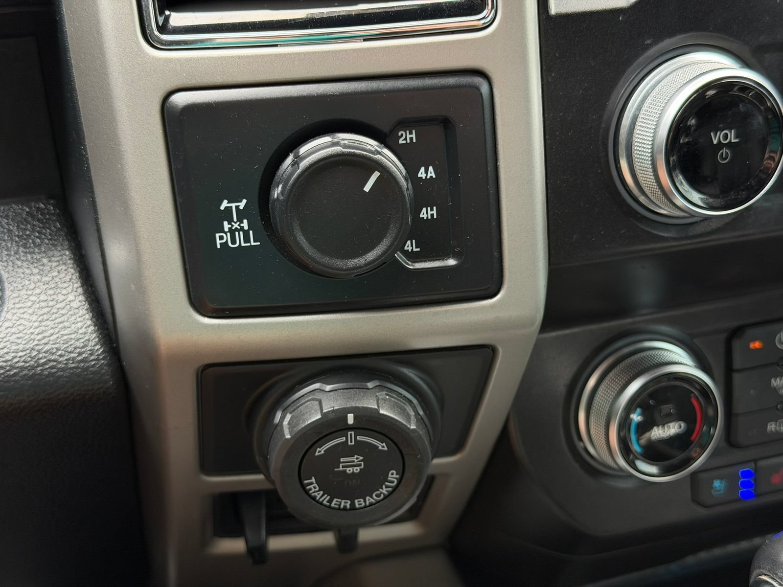 Used 2020 Ford F150 Lariat w/ Equipment Group 502A Luxury AWD/4WD image 20