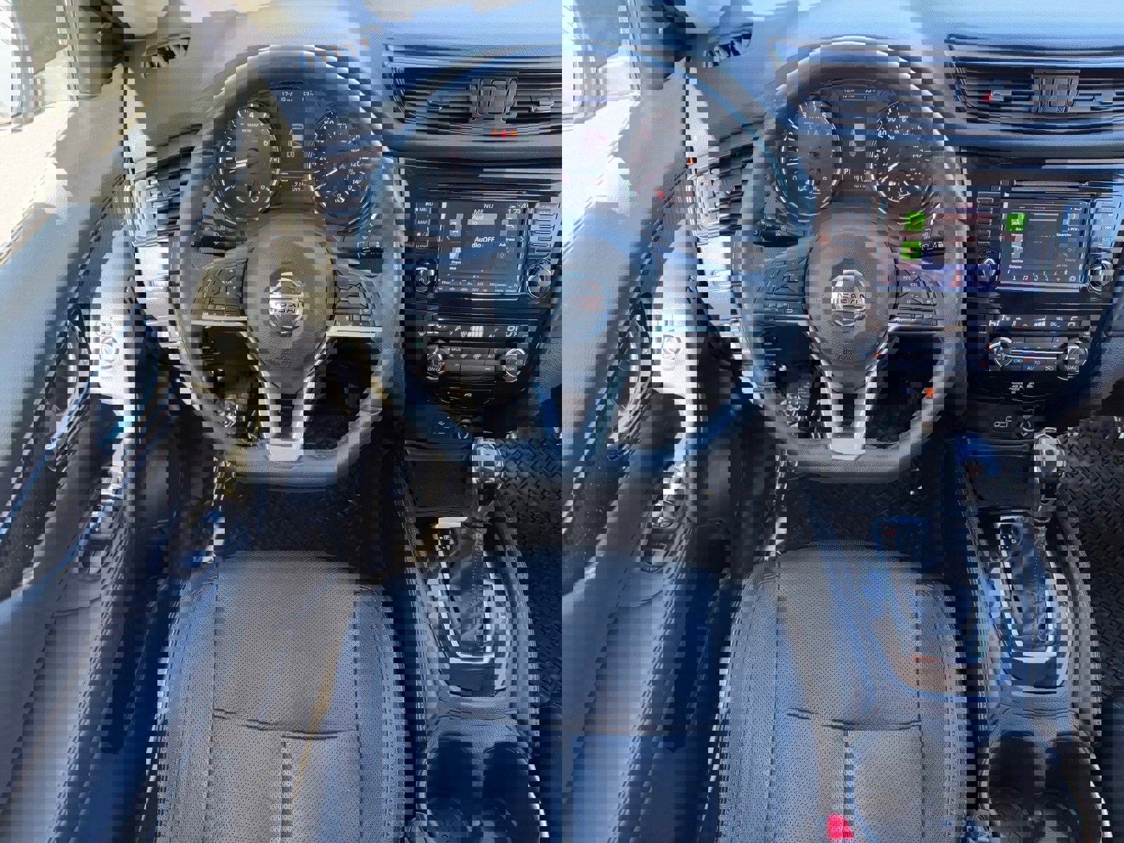 Used 2018 Nissan Rogue SL image 12