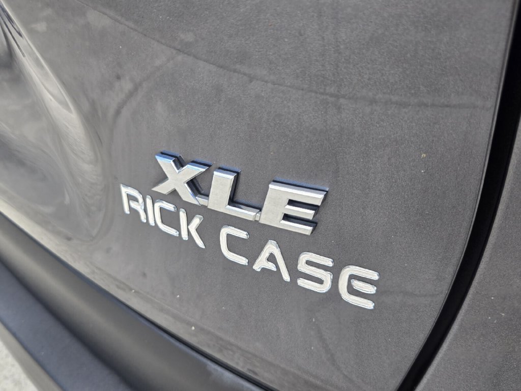 Used 2023 Toyota RAV4 XLE FWD image 15