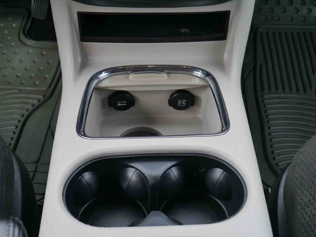 Used 2015 Dodge Grand Caravan SXT image 8