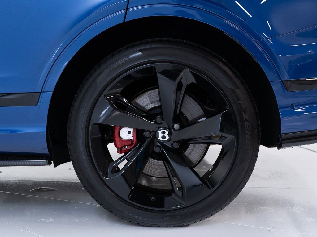 Used 2025 Bentley Bentayga Extended Wheelbase image 45