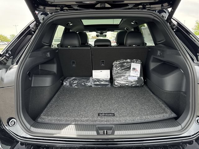 New 2026 Volkswagen Tiguan SE R-Line FWD image 26