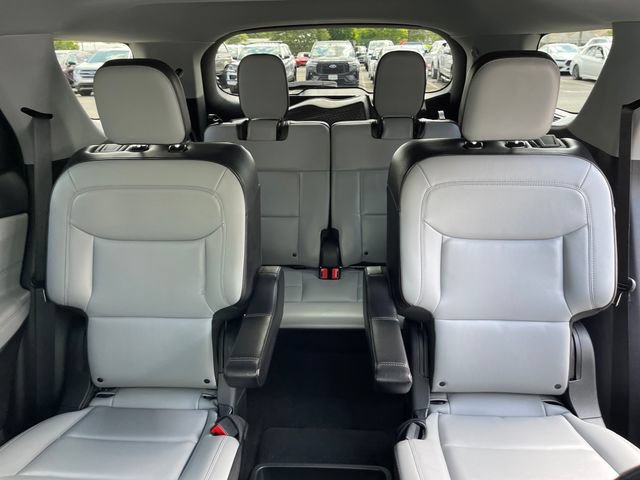 Used 2021 Ford Explorer XLT w/ Equipment Group 202A AWD/4WD image 28