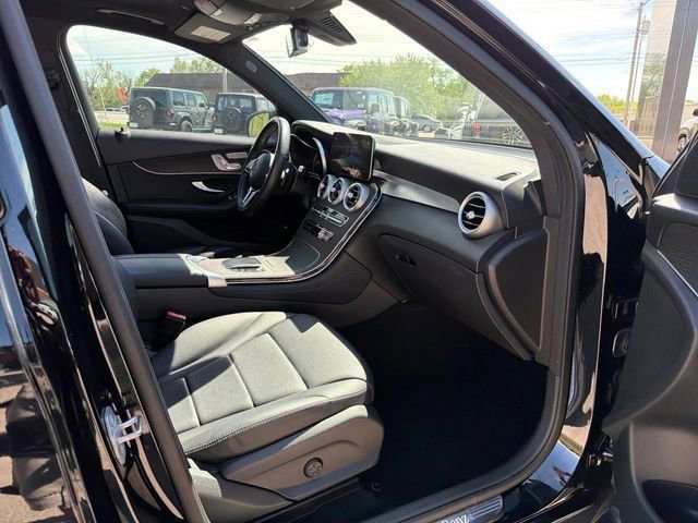 Used 2021 Mercedes-Benz GLC 300 w/ Premium Package image 37
