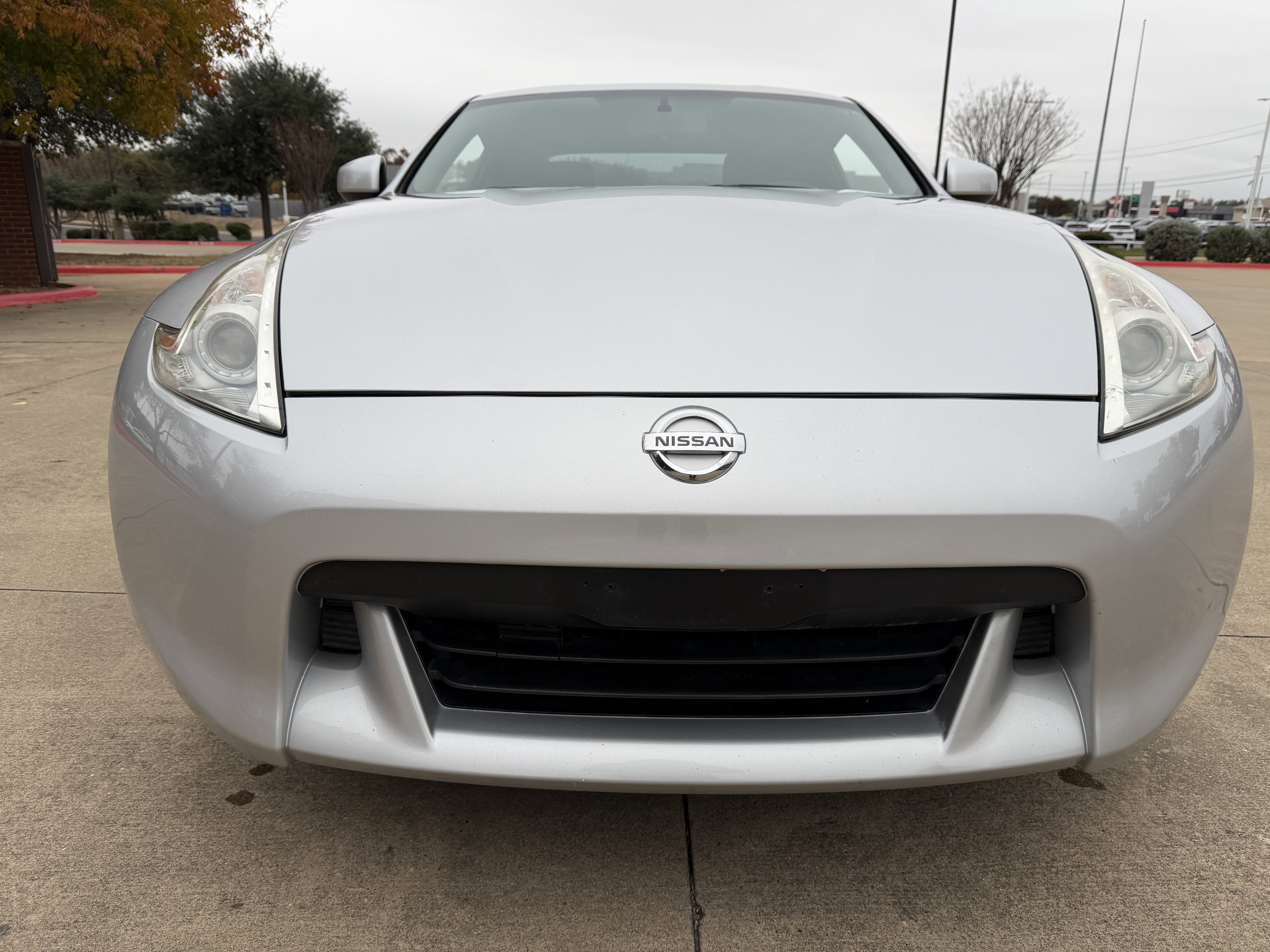 Used 2011 Nissan 370Z Coupe image 3