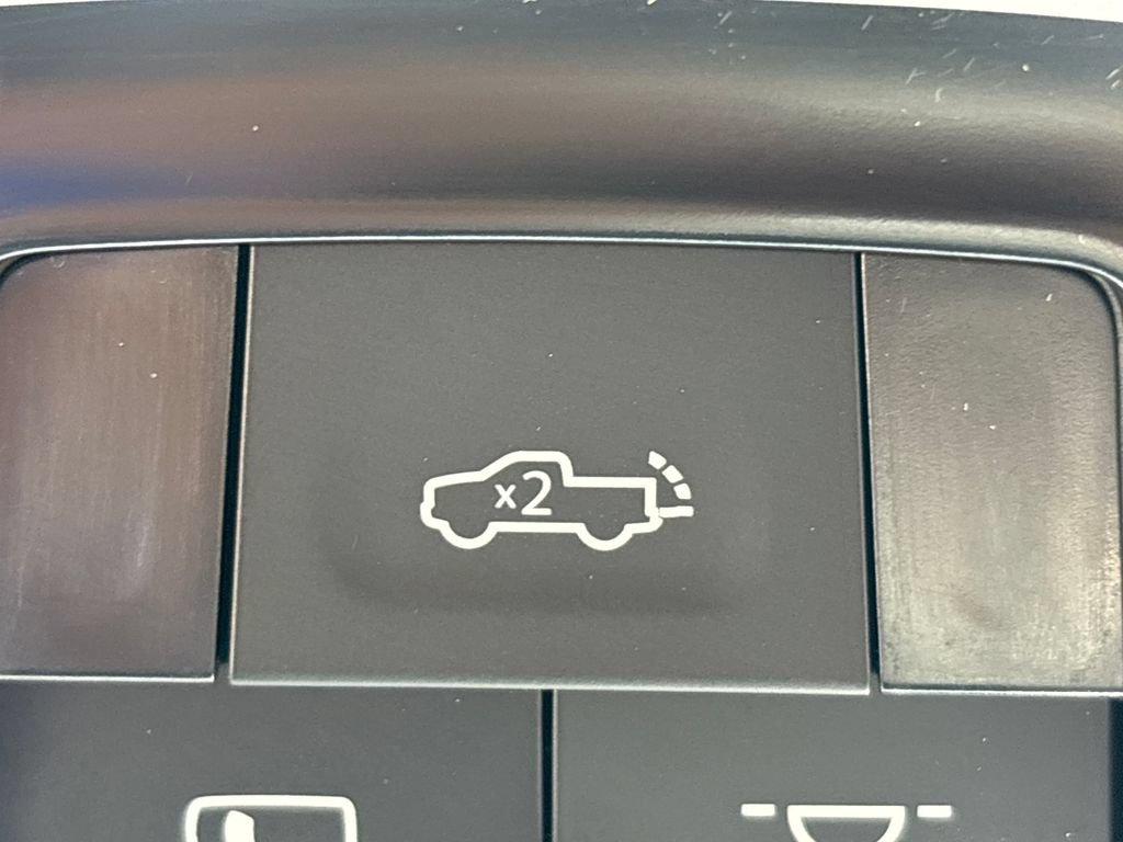 New 2025 RAM 3500 Laramie AWD/4WD image 34