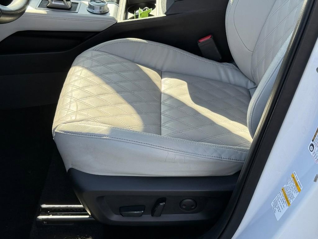 Used 2022 Mitsubishi Outlander SEL image 17