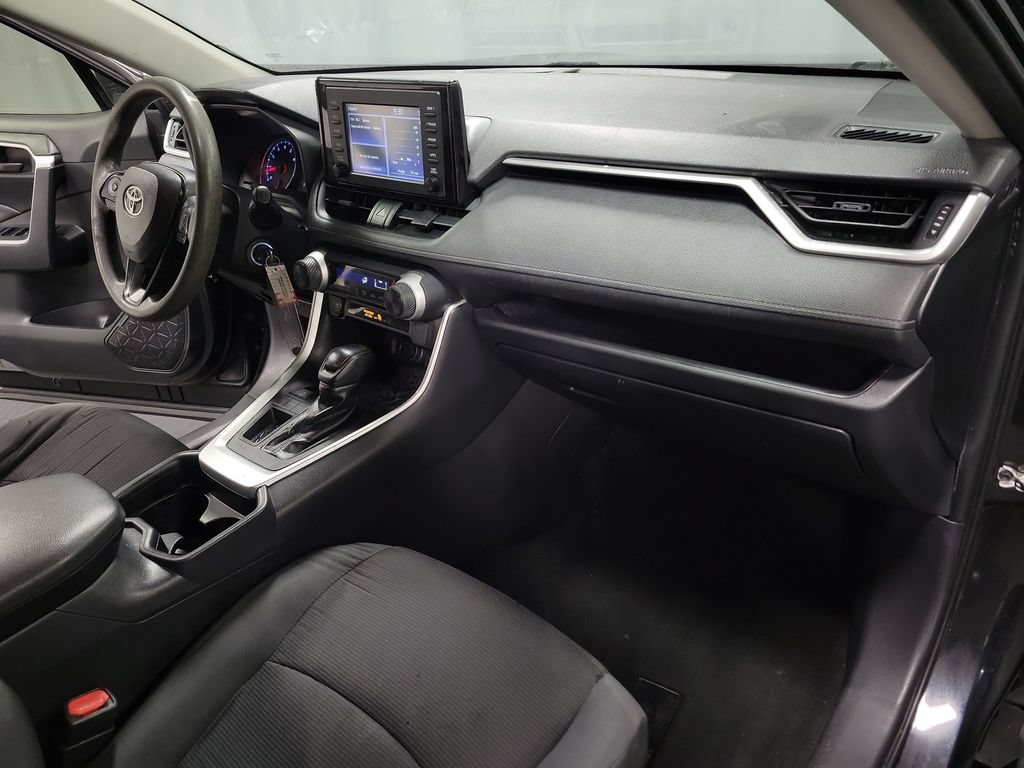 Used 2019 Toyota RAV4 LE FWD image 26