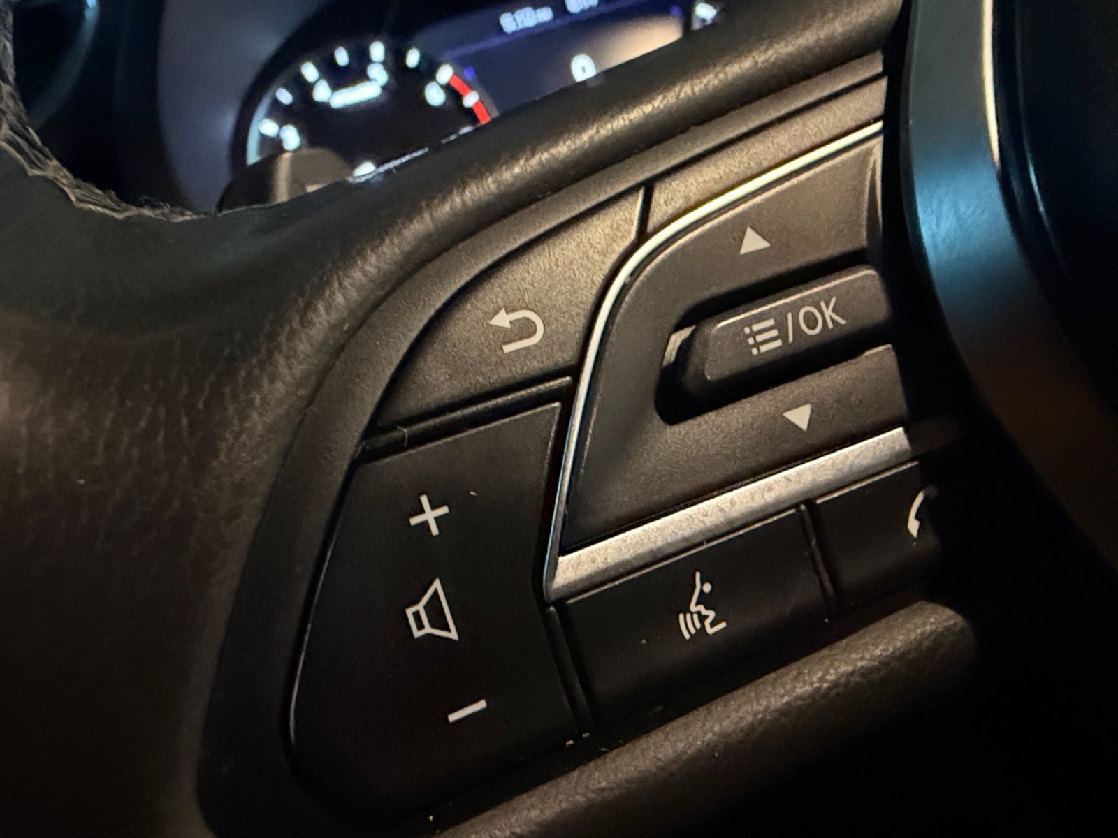 Used 2022 INFINITI QX50 Luxe w/ Appearance Package AWD/4WD image 23