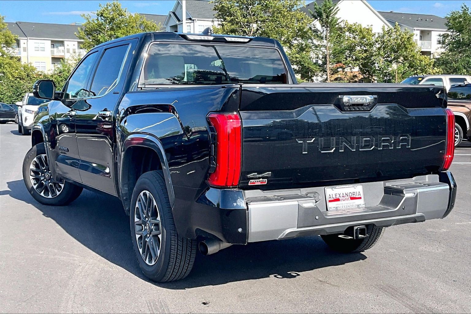 Used 2026 Toyota Tundra Limited AWD/4WD image 11