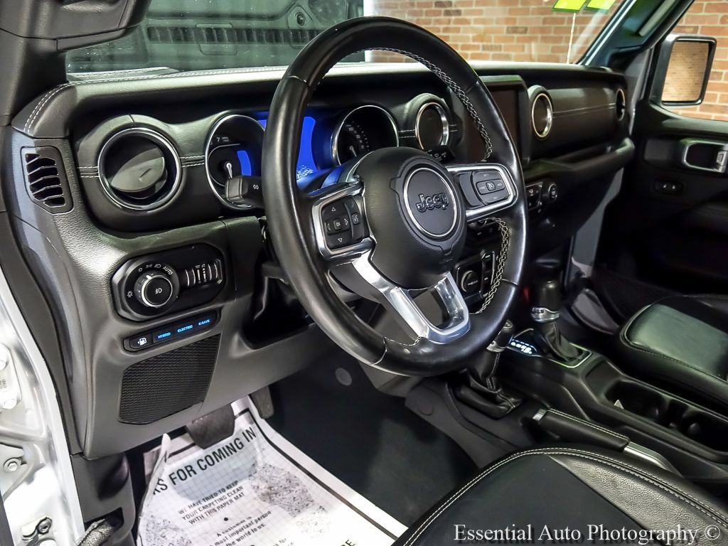 Used 2022 Jeep Wrangler Unlimited Sahara w/ Cold Weather Group AWD/4WD image 13