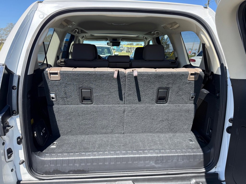 Used 2020 Lexus GX 460 Premium w/ Premium Package image 15