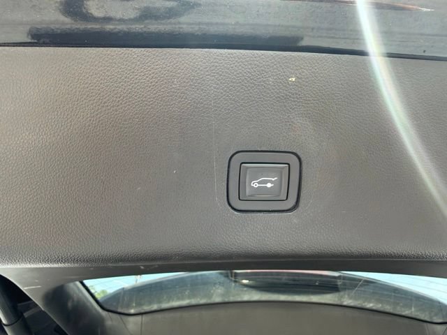 Used 2019 Chevrolet Traverse LT w/ LPO, Cargo Package AWD/4WD image 7