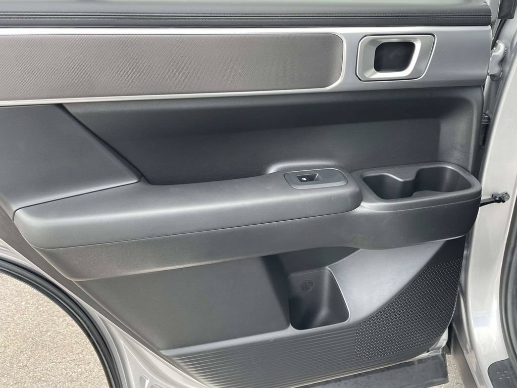 Certified 2025 Hyundai Santa Fe SE FWD image 12