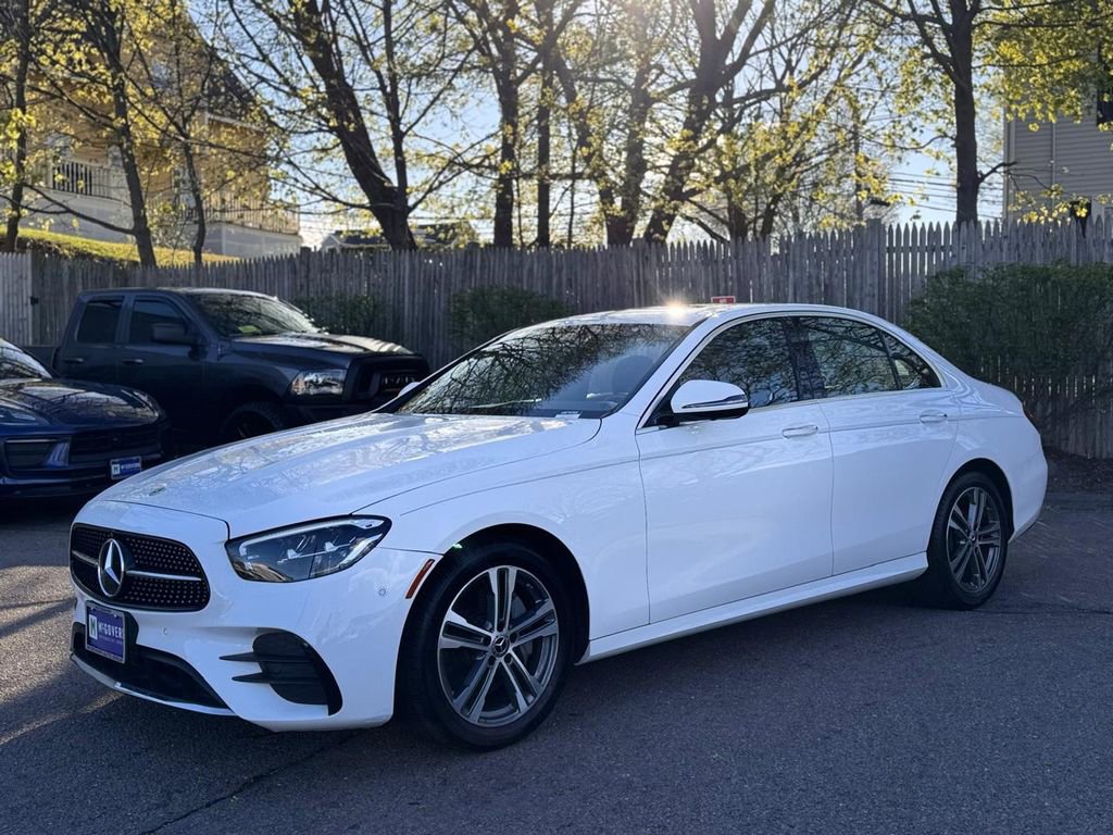 Used 2022 Mercedes-Benz E 350 4MATIC Sedan image 2
