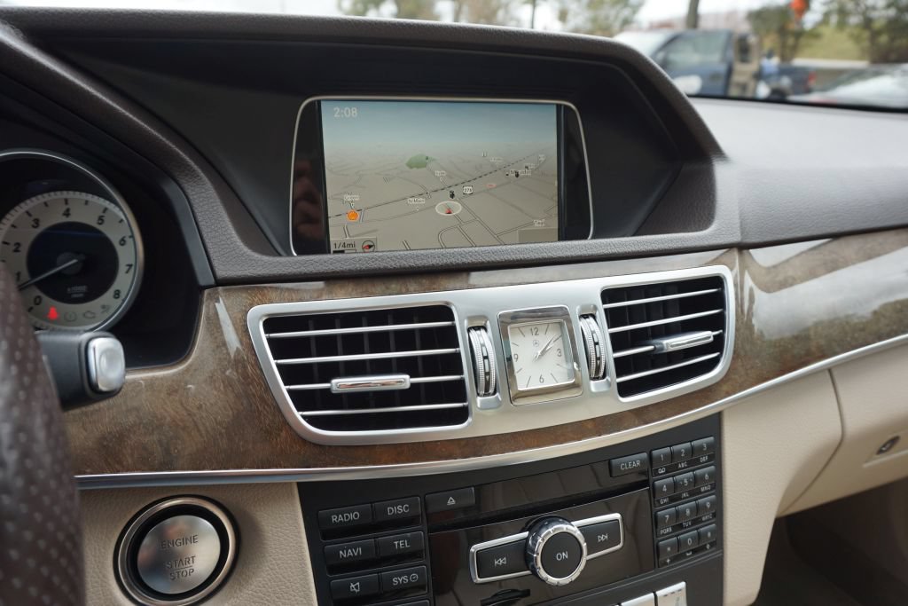 Used 2015 Mercedes-Benz E 350 Sedan image 39