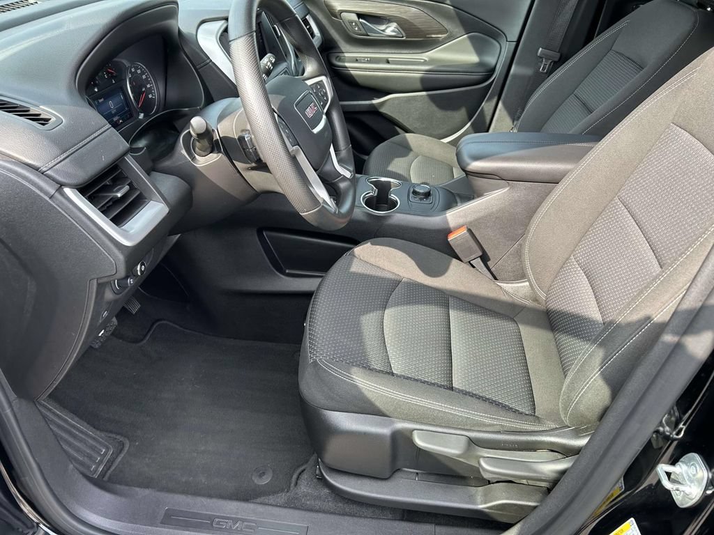 Used 2024 GMC Terrain SLE AWD/4WD image 14