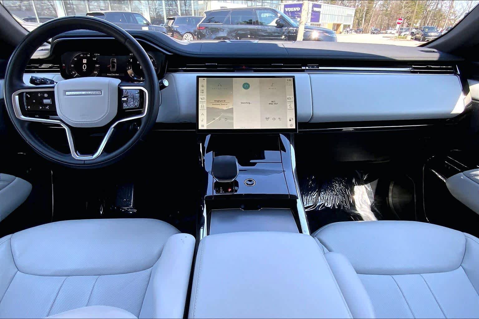 Used 2024 Land Rover Range Rover Sport SE image 15