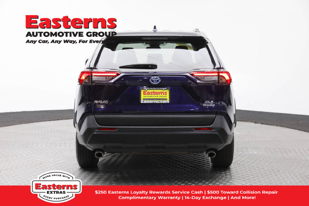 Used 2024 Toyota RAV4 XLE AWD/4WD image 7