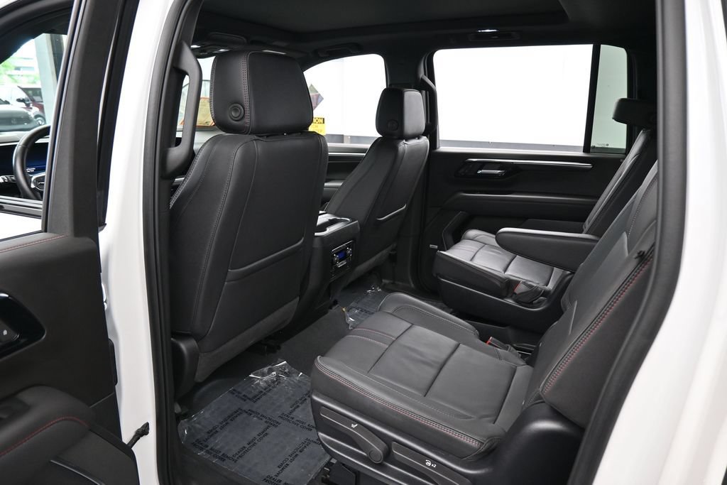 Used 2025 Chevrolet Suburban RST w/ Comfort Package RWD image 44