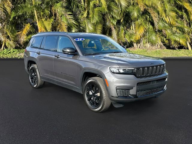 Used 2024 Jeep Grand Cherokee L Altitude AWD/4WD image 2