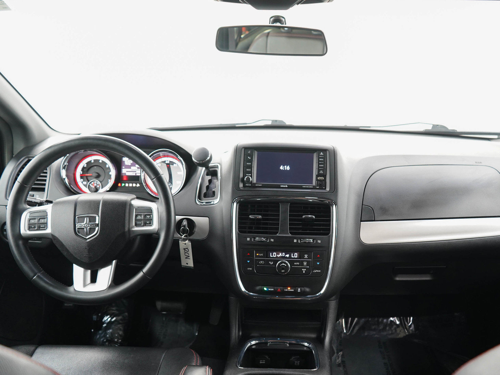 Used 2016 Dodge Grand Caravan R/T FWD image 14