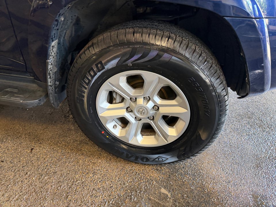 Certified 2019 Toyota 4Runner SR5 AWD/4WD image 29