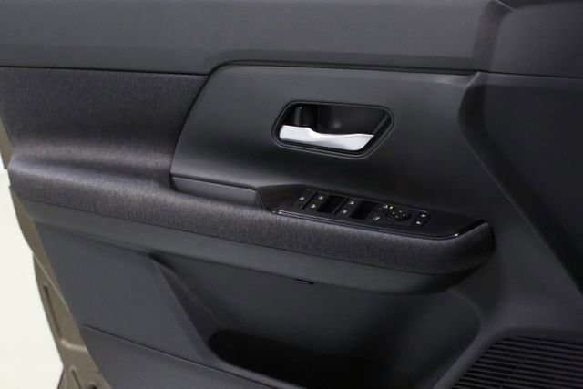 New 2026 Nissan Kicks SV w/ SV Premium Package image 11