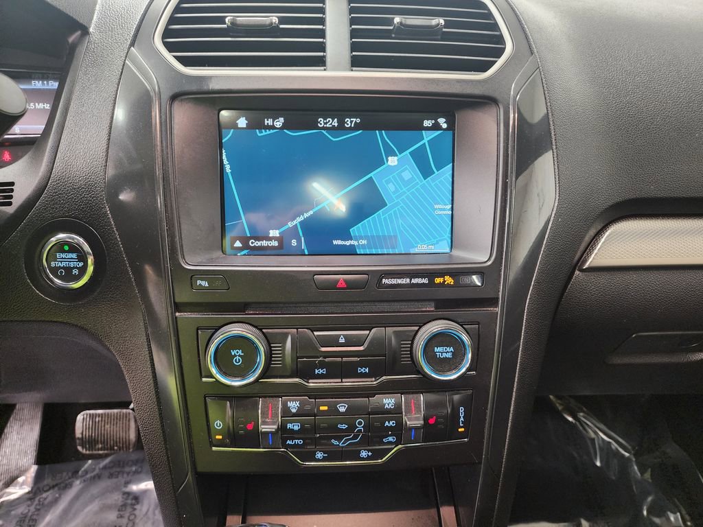 Used 2018 Ford Explorer XLT w/ Equipment Group 202A image 18