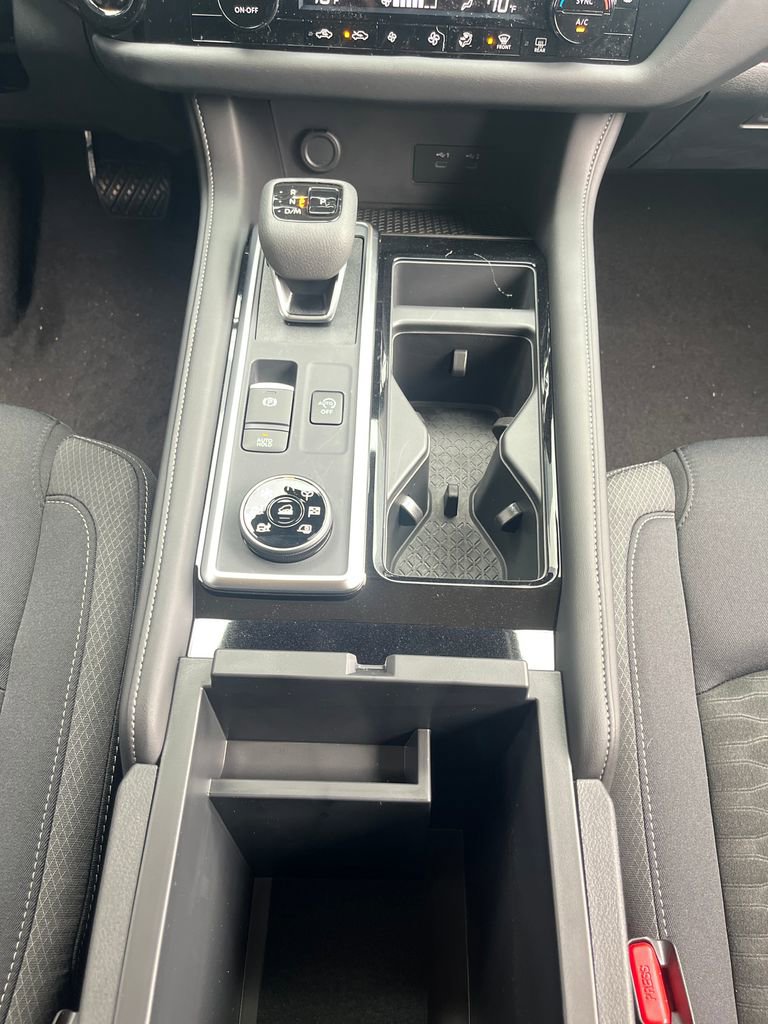 New 2026 Nissan Pathfinder SV image 21