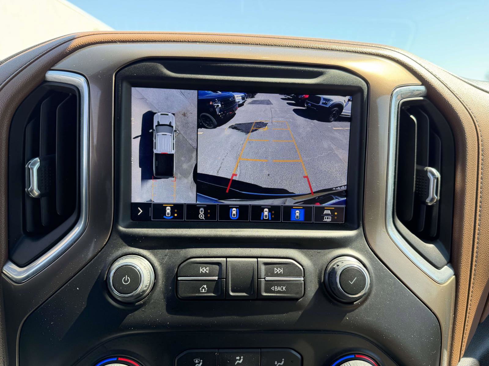 Used 2022 Chevrolet Silverado 3500 High Country w/ Safety Package II image 26