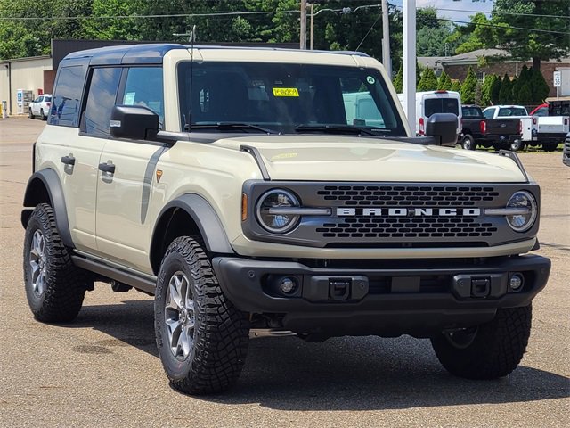 New 2025 Ford Bronco Badlands image 3