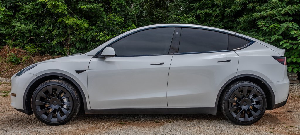 Used 2021 Tesla Model Y Long Range AWD/4WD image 2