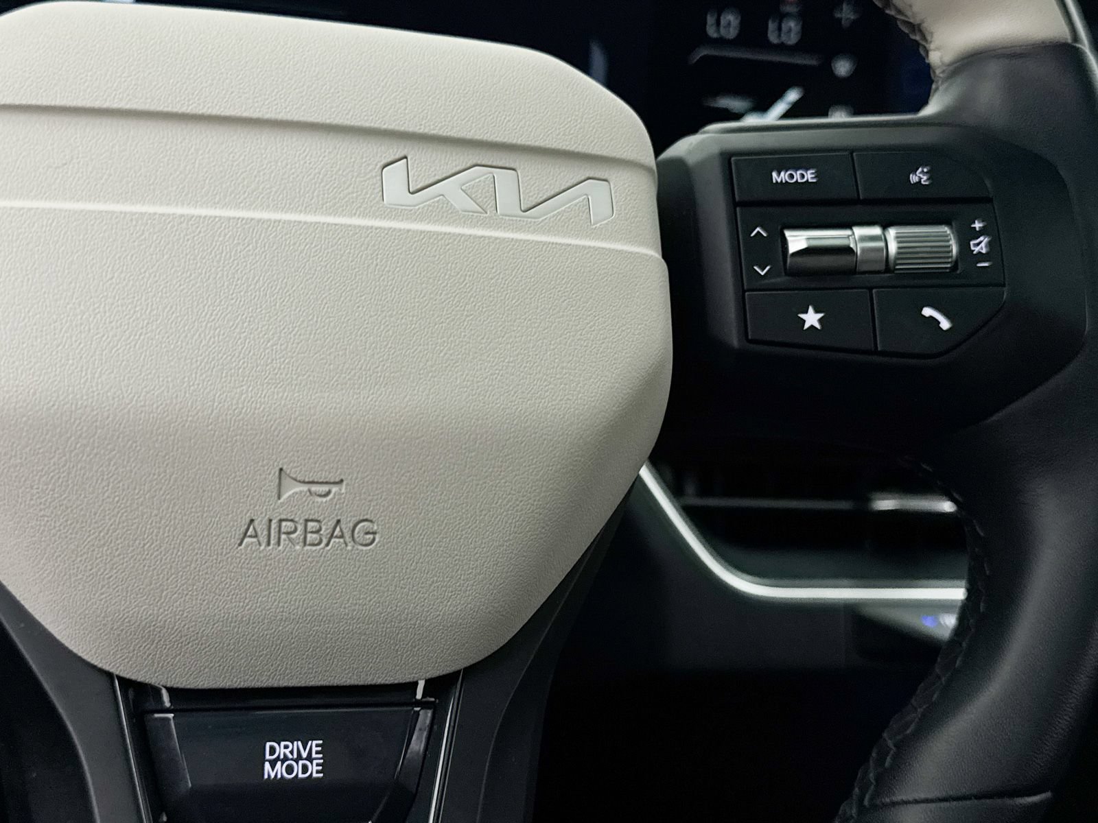 Certified 2025 Kia K4 GT-Line w/ GT-Line Premium Package FWD image 37