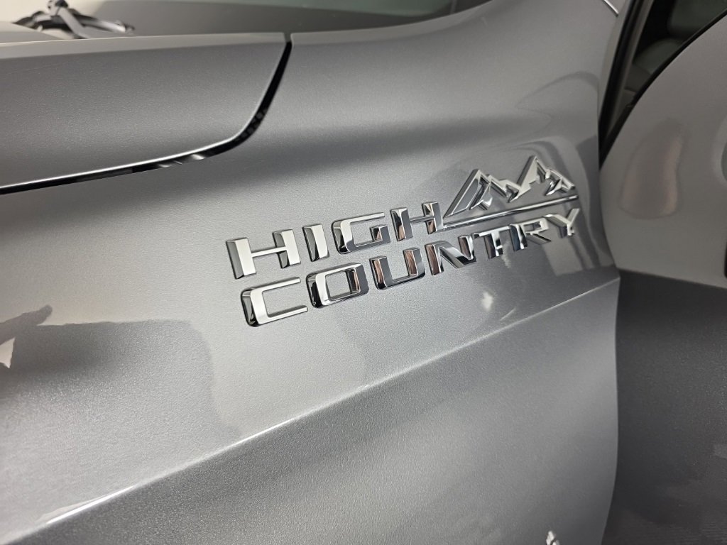 Used 2021 Chevrolet Tahoe High Country w/ Premium Package image 11