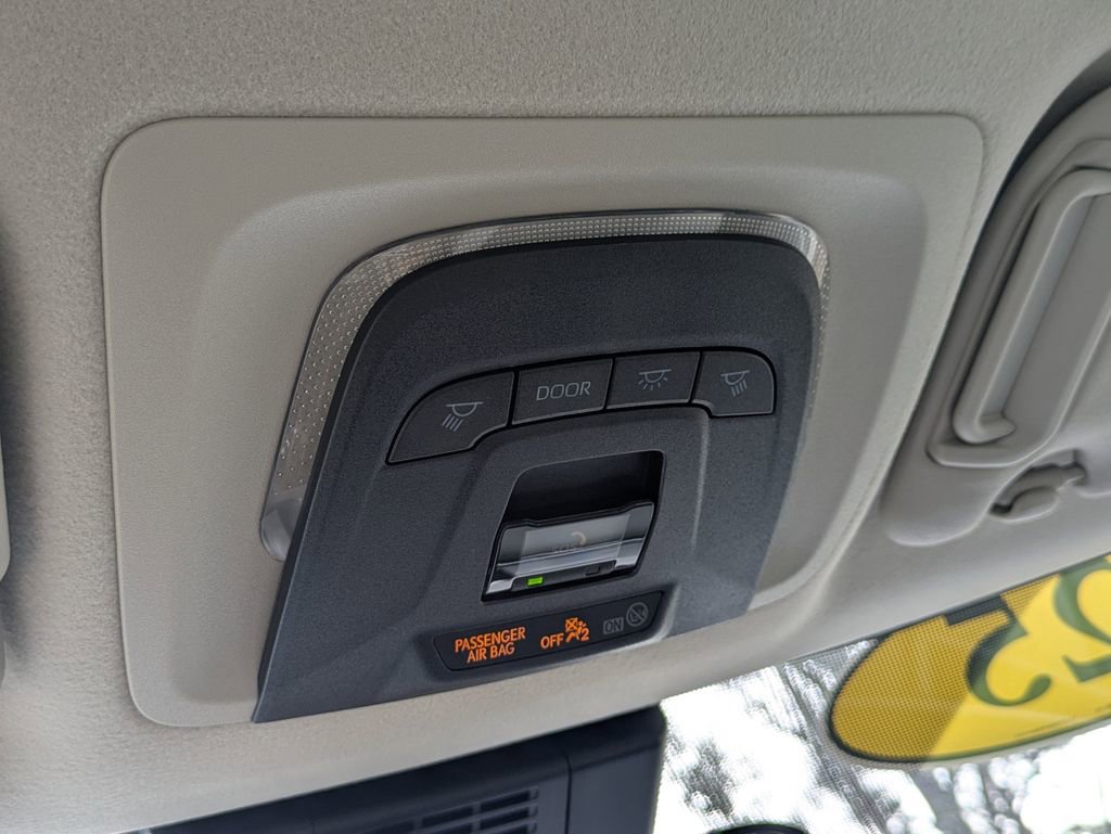 Used 2025 Toyota Corolla LE image 19