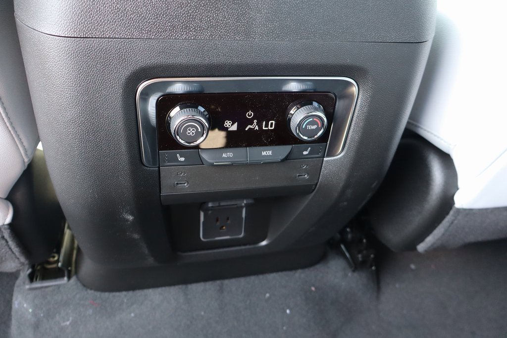 New 2025 Chevrolet Suburban Premier image 25