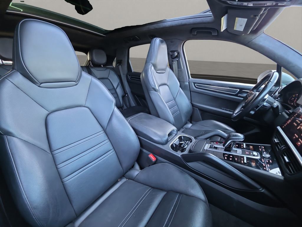 Used 2021 Porsche Cayenne GTS AWD/4WD image 19