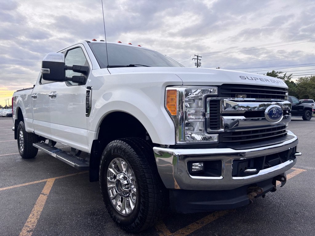 Used 2017 Ford F350 XLT AWD/4WD image 4
